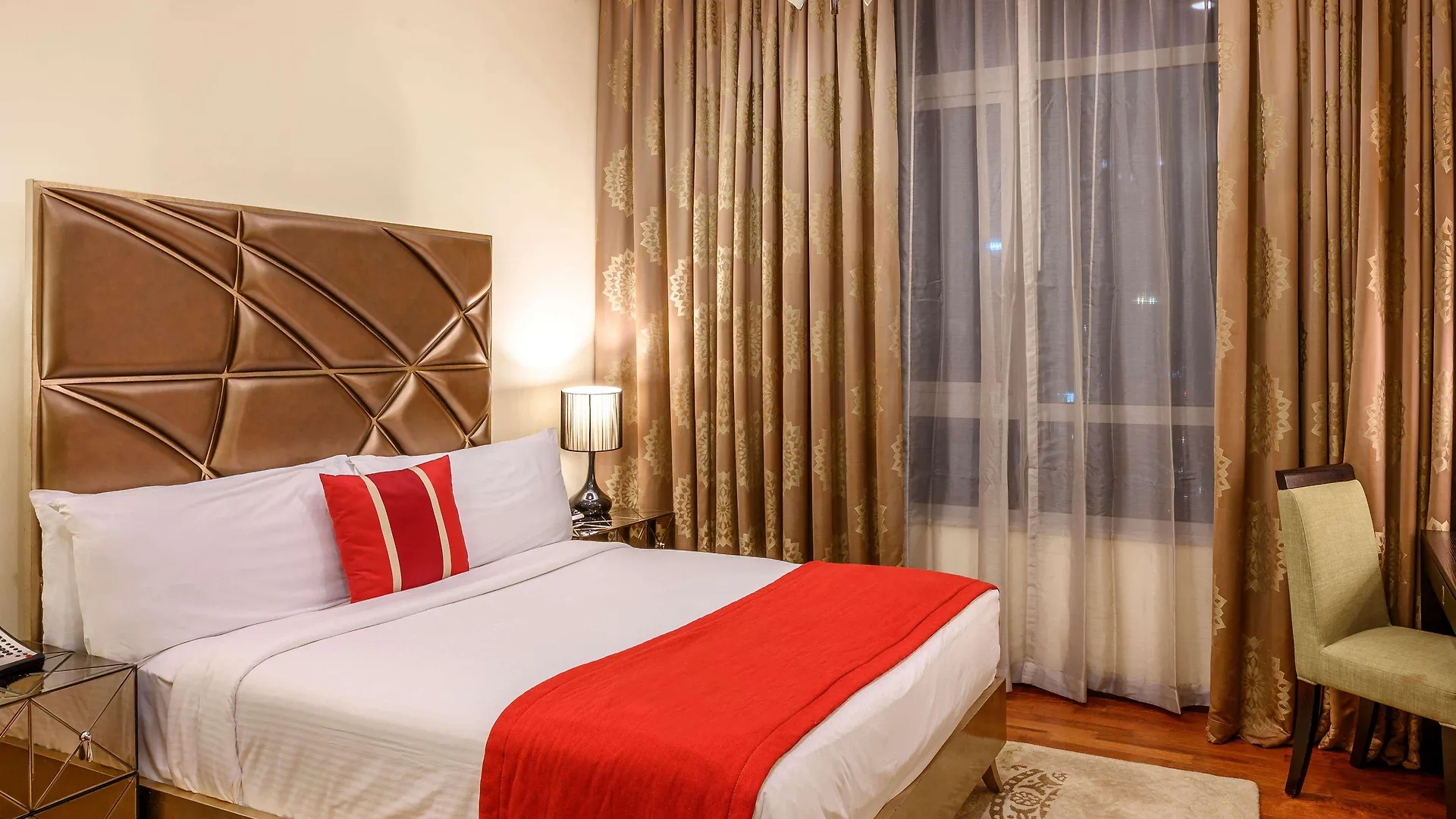 Ramada By Wyndham Downtown Dubai Aparthotel 4*,